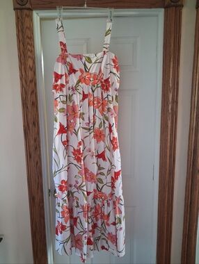 Clover and Sloane Floral Dress - White with Pink & Green Print